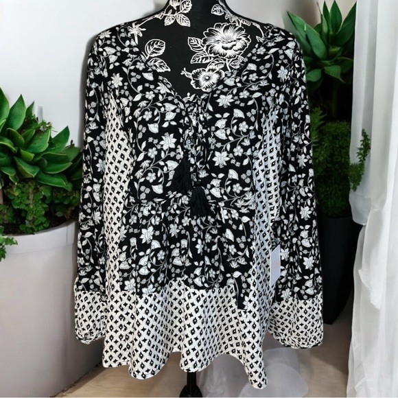 Stella & Ginger Floral Peasant Blouse - Picture 11 of 11